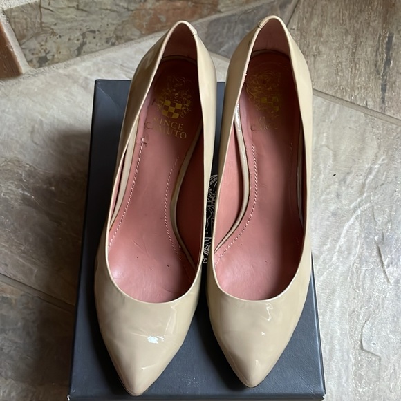 Vince Camuto “Vicky” patent pump - Picture 4 of 8